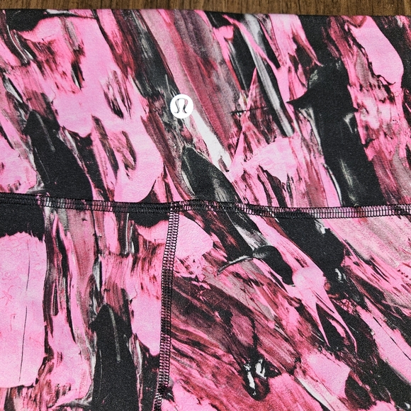 Lululemon Leggings Size 8 Wunder Train HR Tight 25” Pink Abstract Print - Picture 2 of 11